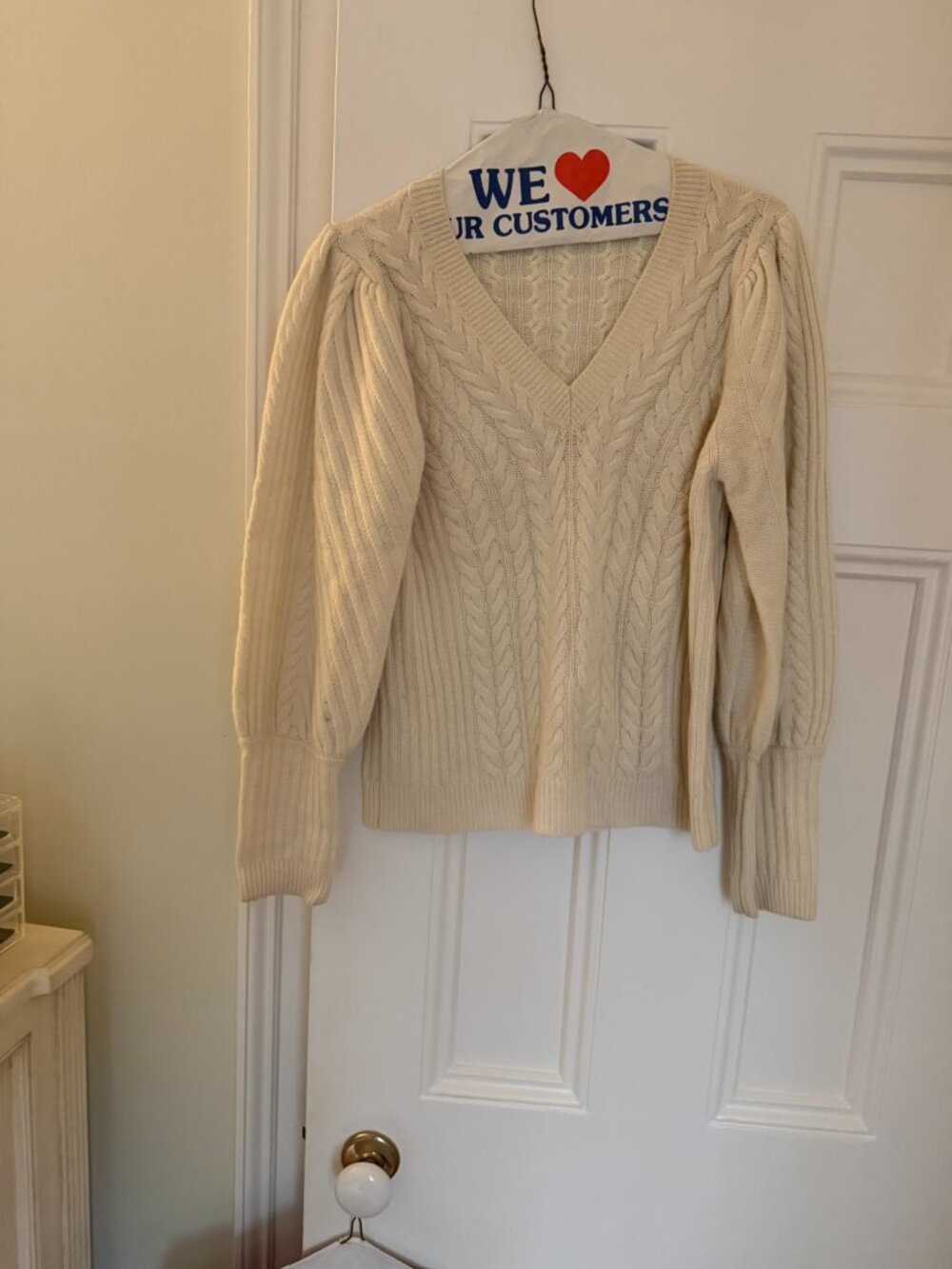 Elie Tahari vneck cashmere sweater